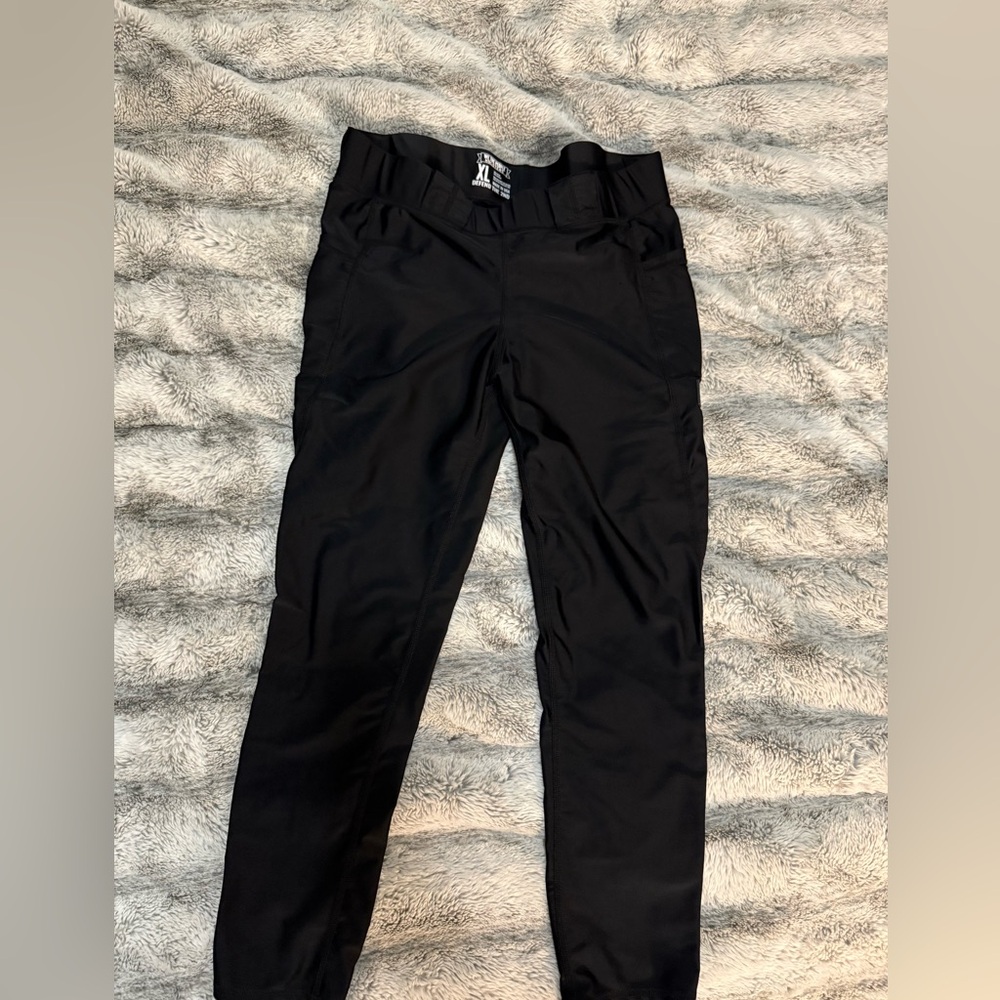 Black Women's We The People Leggings with belt loops